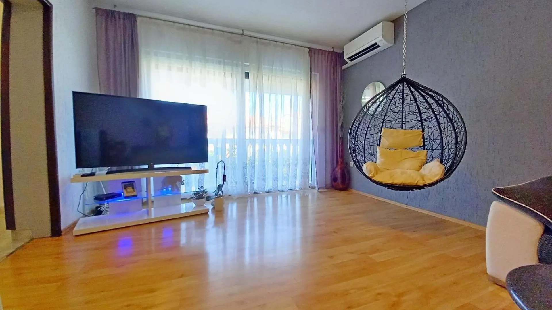 Geraeumige Ferienwohnung In Fazana Mit Gemeinsamem Grill Valbandon